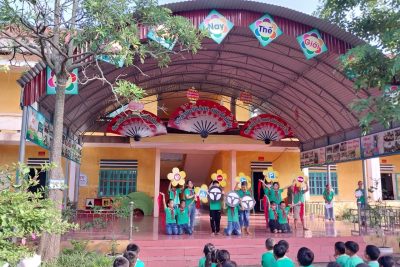 TRƯỜNG TH XÃ NGHĨA LỢI- SINH HOẠT CHỦ ĐIỂM CHÚNG EM VỚI ATGT